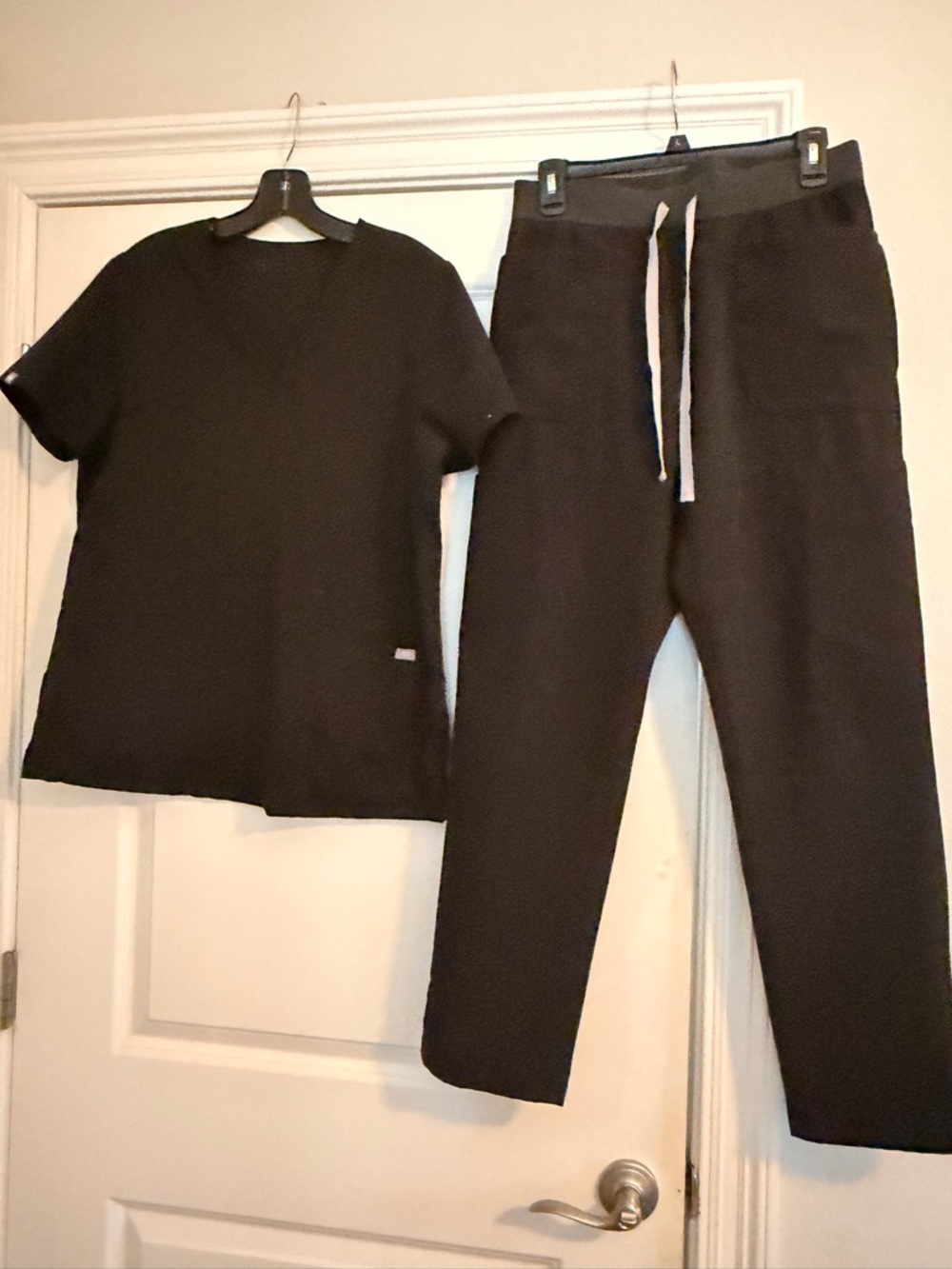 Black figs scrub top and bottoms size M